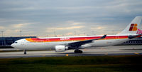 EC-LUB @ KORD - Taxi ORD - by Ronald Barker