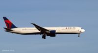 N841MH @ KJFK - Going To A Landing on 22L, JFK