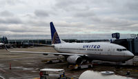 N28717 @ KORD - Gate B8 O'Hare - by Ronald Barker