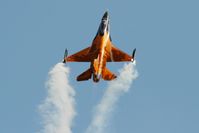 J-015 @ LFOC - Netherlands Air Force General Dynamics-Fokker f-16AM Fighting Falcon, Solo display, Chateaudun Air Base 279 (LFOC) Open day 2013 - by Yves-Q