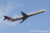 N911DE @ KSRQ - Delta Flight 2298 (N911DE) departs Sarasota-Bradenton International Airport enroute to Hartsfield-Jackson Atlanta International Airport - by Donten Photography