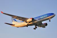G-WWBD @ EGLL - Finals to 27L in dawn sunshine - by John Coates