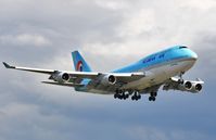 HL7492 @ EGLL - On approach to 27R - by John Coates