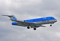 PH-KZG @ EGLL - Finals to 27R - by John Coates