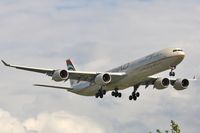 A6-EHE @ EGLL - On approach to 27R - by John Coates