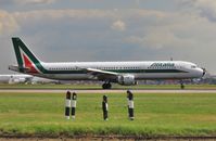 EI-IXV @ EGLL - Touchdown 27R - by John Coates