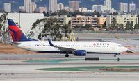 N385DN @ KLAX - Boeing 737-800 - by Mark Pasqualino