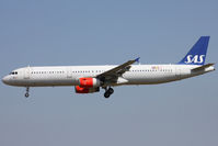 OY-KBF @ LEBL - Landing - by micka2b