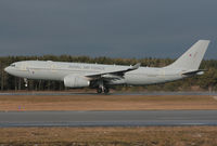ZZ331 @ ARN - Landing  runway 26.