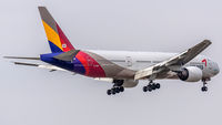 HL7596 @ EDDF - on final at Frankfurt - by Friedrich Becker