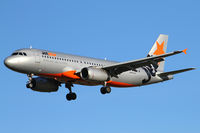 VH-VQT @ NZCH - finals to 02 - by Bill Mallinson