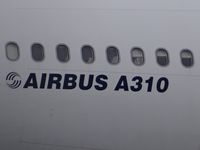 YR-LCB @ LFBD - TAROM - by Jean Goubet-FRENCHSKY