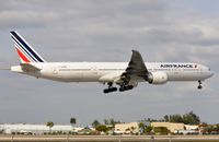 F-GZNI @ KMIA - AF B773 landing - by FerryPNL