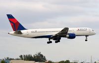 N614DL @ KMIA - Delta B752 landing - by FerryPNL