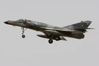 39 @ LFRJ - French Naval Aviation Dassault Super Etendard M (SEM), Short Approach Rwy 26, Landivisiau Naval Air Base (LFRJ) - by Yves-Q