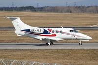 UR-ALB @ LOWW - Aerojet Phenom 100