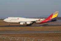 HL7414 @ LOWW - Asiana Boeing 747