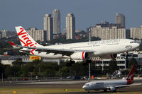 VH-XFC @ YSSY - finals to 16R - by Bill Mallinson