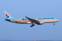 HL8212 @ VIE - Korean Air - by Chris Jilli