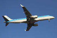 PH-EZS @ LOWW - KLM Emb190 - by Thomas Ranner