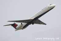 N934DL @ KSRQ - Delta Flight 2298 (N934DL) departs Sarasota-Bradenton International Airport enroute to Hartsfield-Jackson Atlanta International Airport - by Donten Photography