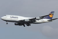 D-ABVY @ EDDF - Lufthansa - by Air-Micha