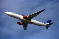 LN-RKH @ EKCH - LN-RKH on its way to EWR as SK909 - by Erik Oxtorp