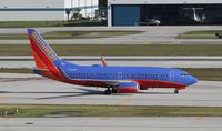 N486WN @ KFLL - Boeing 737-700 - by Mark Pasqualino