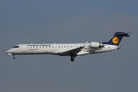 D-ACPM @ EDDM - Lufthansa Regional Regionaljet 700