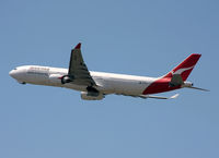 VH-QPF @ YSSY - Sydney 2014
