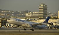 N793UA @ KLAX - Departing LAX on 25R - by Todd Royer