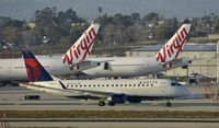 N614CZ @ KLAX - Taxiing to gate at LAX - by Todd Royer