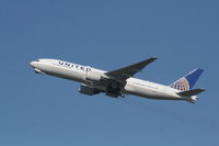 N773UA @ EBBR - Flight  UA951  is climbing from RWY 25R