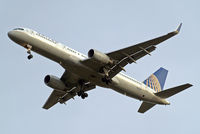 N17139 @ EGLL - Boeing 757-224 [30352] (United Airlines) Home~G 03/02/2011. On approach 27R.