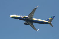 EI-EKE @ EBBR - Flight FR2928 is climbing from RWY 25R