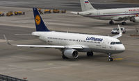 D-AIUB @ LOWW - Airbus A320 with Sharklets