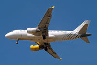 EC-LRS @ EGLL - Airbus A319-112 [3704] (Vueling Airlines) Home~G 03/05/2013. On approach 27R.