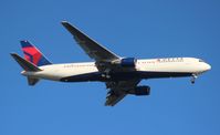 N121DE @ MCO - Delta 767-300