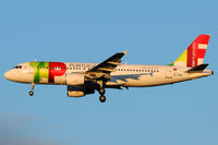 CS-TNK @ VIE - TAP - Portugal - by Chris Jilli