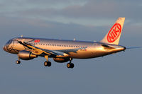 OE-LEG @ VIE - NIKI - by Chris Jilli