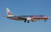 N901NN @ KMIA - Boeing 737-800 - by Mark Pasqualino