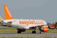 G-EZFU @ LFRB - Airbus A319-111, Taxiing to boarding area, Brest-Guipavas Airport (LFRB-BES) - by Yves-Q