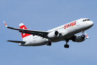 HB-JLT @ VIE - Swiss - by Chris Jilli