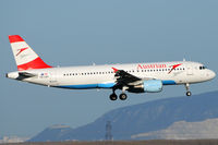 OE-LBT @ VIE - Austrian Airlines - by Chris Jilli