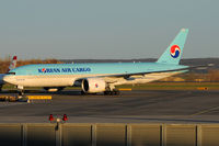 HL8252 @ VIE - Korean Air Cargo - by Chris Jilli