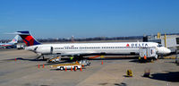 N923DN @ KDCA - Gate 19 National - by Ronald Barker
