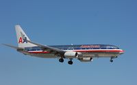 N913NN @ KMIA - Boeing 737-800 - by Mark Pasqualino