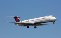 N907DE @ KMIA - MD-88