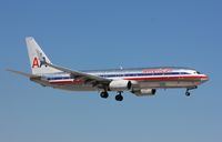 N944AN @ KFLL - Boeing 737-800 - by Mark Pasqualino