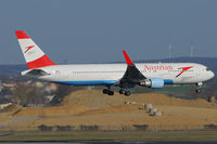 OE-LAX @ VIE - Austrian Airlines - by Chris Jilli